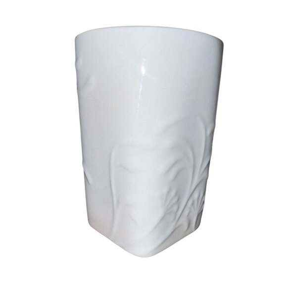 Corelle Coordinates White Porcelain Mug With Embossed Design - Picture 4 of 10